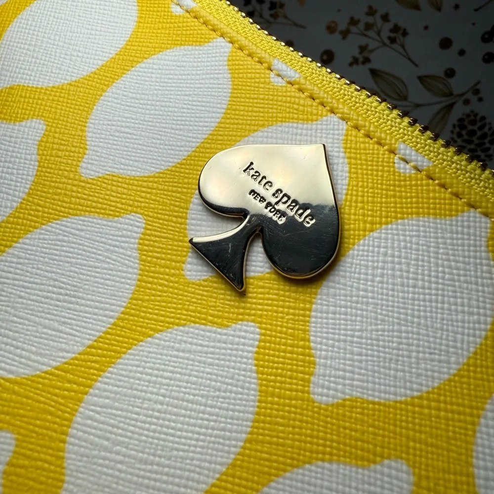 Kate Spade Yellow and White Lemon Wristlet - Picture 6 of 6